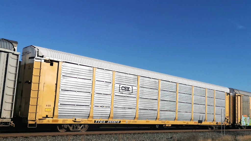 CSX B2212 (Body) TTGX 255676 (Flat)